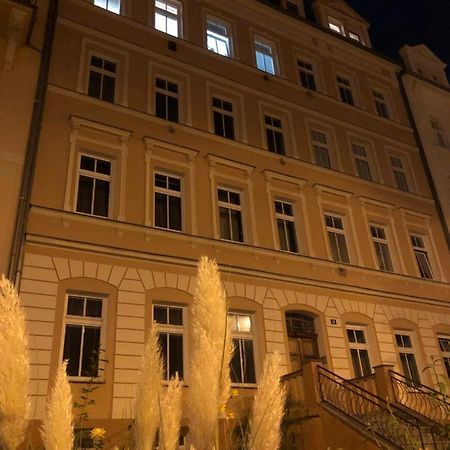Byt S Krasnou Vyhlidkou Na Hotel Imperial Karlovy Vary Luaran gambar