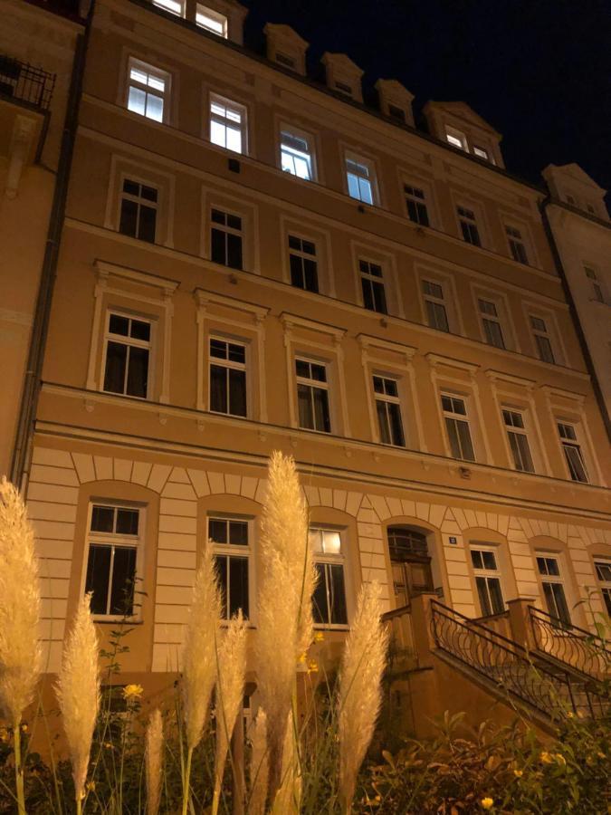 Byt S Krasnou Vyhlidkou Na Hotel Imperial Karlovy Vary Luaran gambar