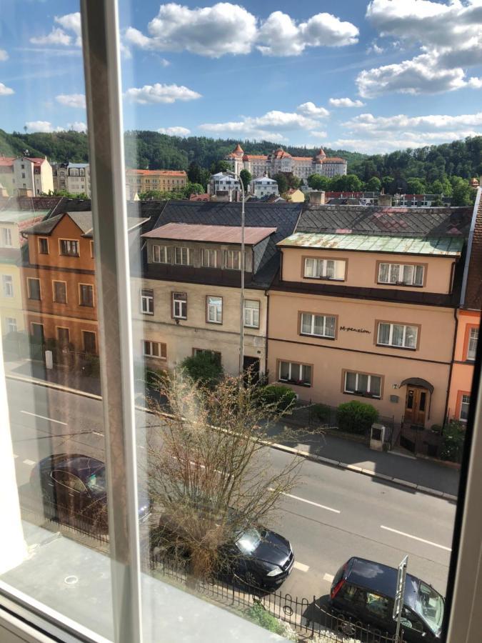 Byt S Krasnou Vyhlidkou Na Hotel Imperial Karlovy Vary Luaran gambar